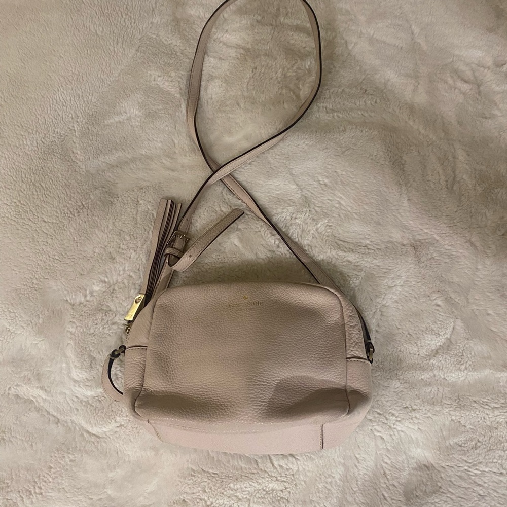 Kate Spade small cross-body bag. In good condition!